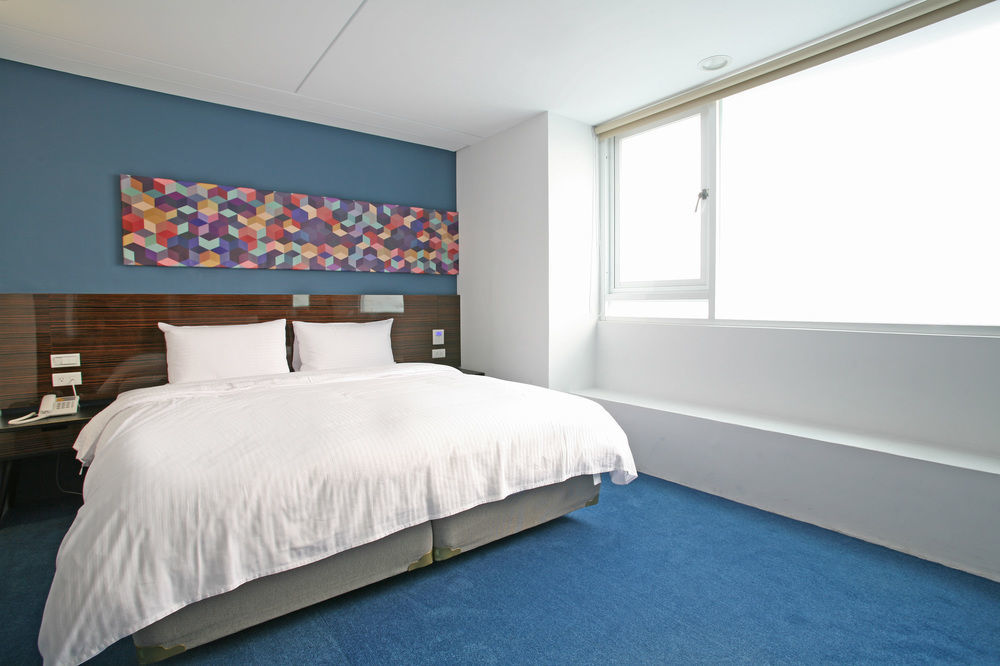 P&F Hotel Тайджун Екстериор снимка