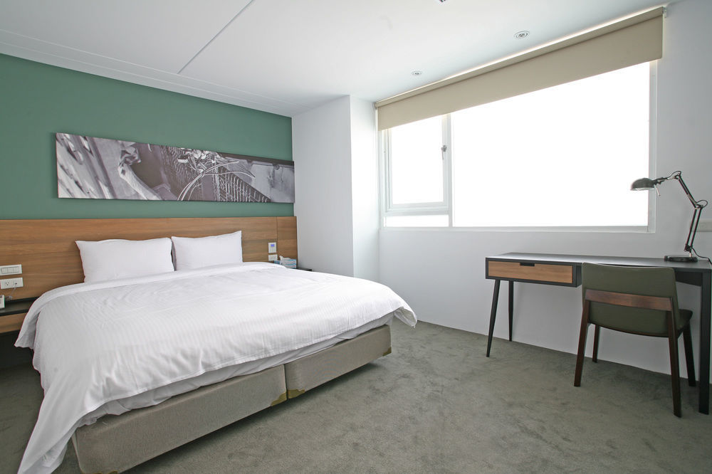 P&F Hotel Тайджун Екстериор снимка