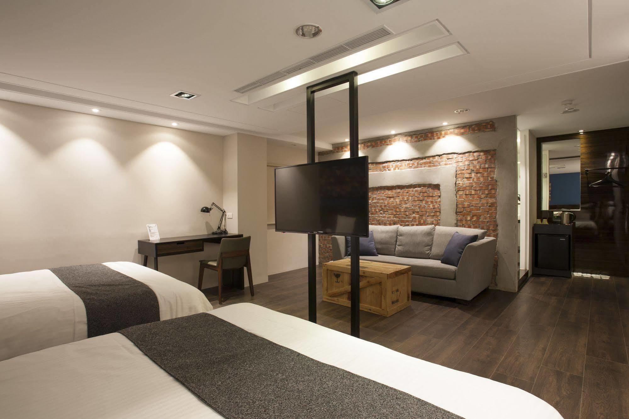 P&F Hotel Тайджун Екстериор снимка