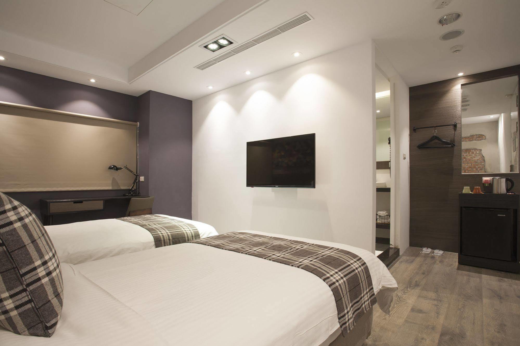 P&F Hotel Тайджун Екстериор снимка