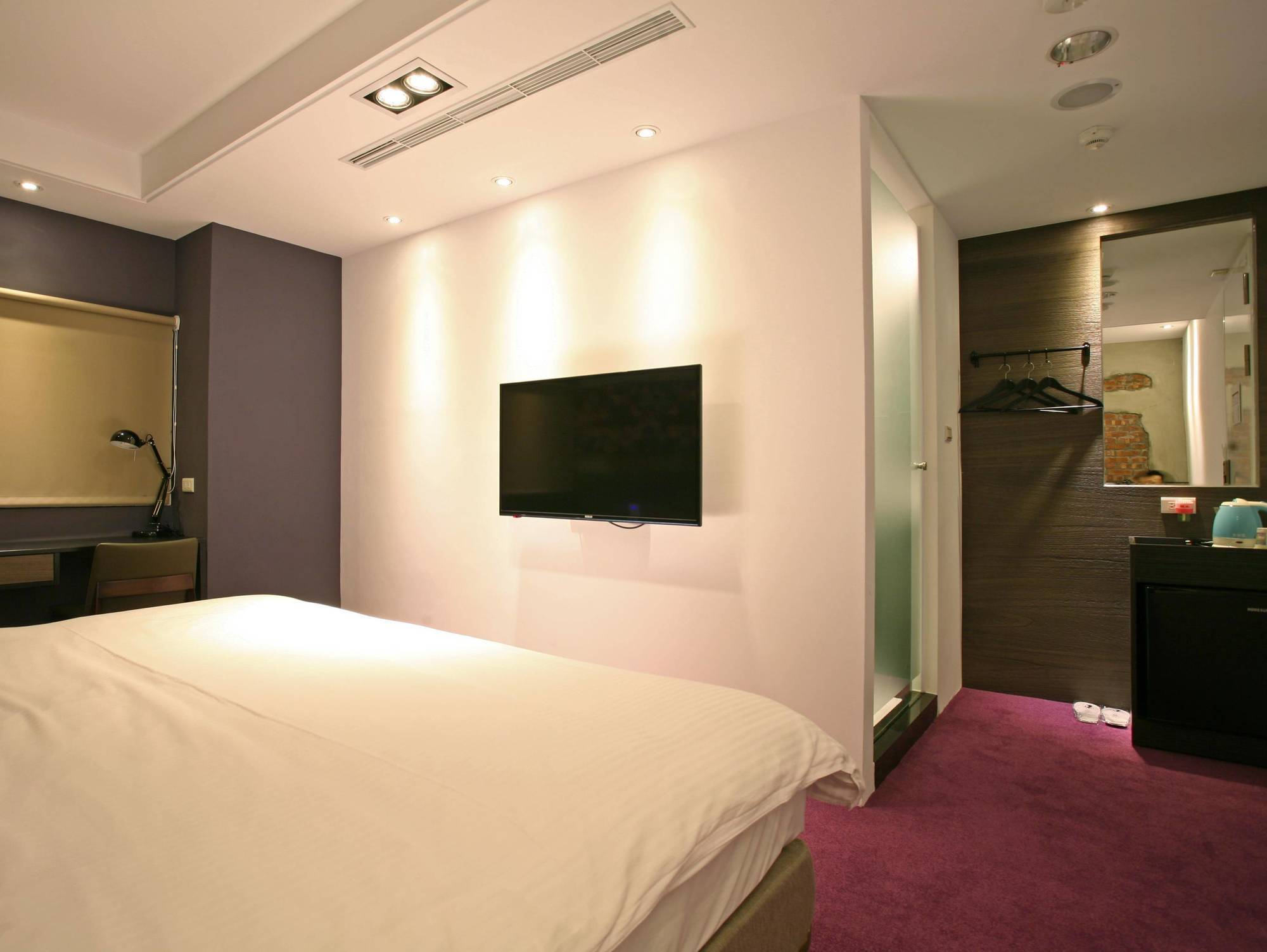 P&F Hotel Тайджун Екстериор снимка