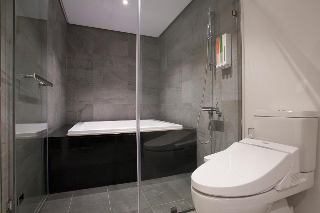 P&F Hotel Тайджун Екстериор снимка